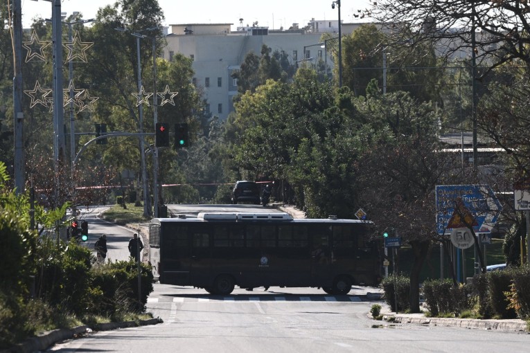 Τοποθέτηση ισχυρής βόμβας κοντά στην έδρα των ΜΑΤ / Eurokinissi Τοποθέτηση ισχυρής βόμβας κοντά στην έδρα των ΜΑΤ / Eurokinissi