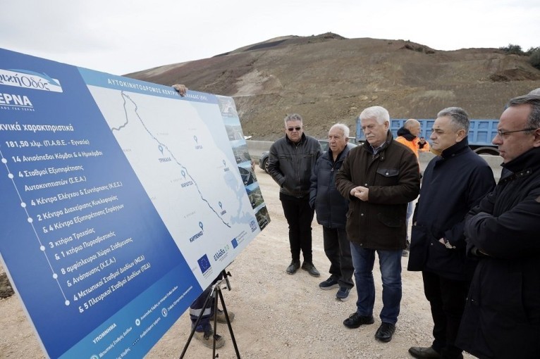 Επιθεώρηση από τον Χρήστο Σταϊκούρα της πορείας εργασιών στον αυτοκινητόδρομο Ε-65/ΑΠΕ-ΜΠΕ Επιθεώρηση από τον Χρήστο Σταϊκούρα της πορείας εργασιών στον αυτοκινητόδρομο Ε-65/ΑΠΕ-ΜΠΕ