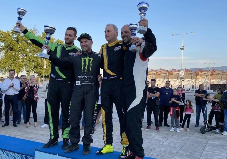 podium-2.jpg?v=0 podium-2.jpg?v=0
