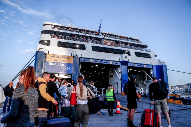 Λιμάνι Πειραιά / φωτ., αρχείου Eurokinissi Λιμάνι Πειραιά / φωτ., αρχείου Eurokinissi