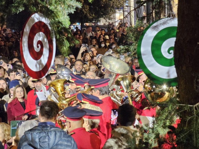 Φωταγώγηση του Χριστουγεννιάτικου δέντρου στο Σύνταγμα / Φωτογραφίες: Γιάννης Κέμμος - flash.gr Φωταγώγηση του Χριστουγεννιάτικου δέντρου στο Σύνταγμα / Φωτογραφίες: Γιάννης Κέμμος - flash.gr