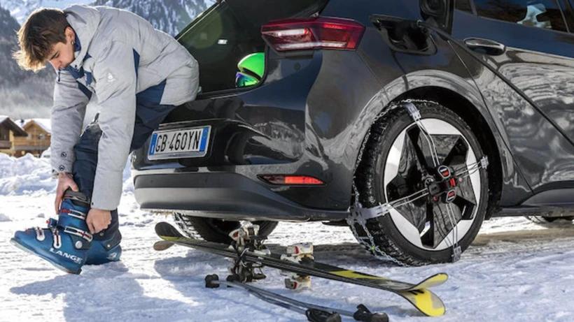 2025snowchainsarachni.jpg?v=0 2025snowchainsarachni.jpg?v=0