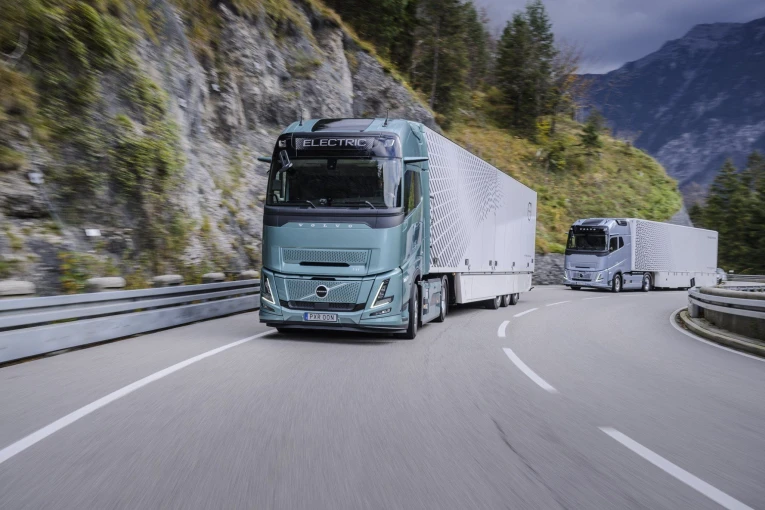 volvo-trucks-2.jpg?v=0 volvo-trucks-2.jpg?v=0