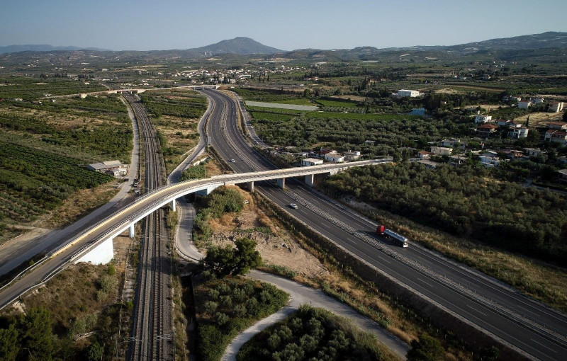Η Ολυμπία Οδός, τμήμα της οποίας αποτελεί και ο αυτοκινητόδρομος Πατρών-Πύργου/Φωτ. αρχείου EUROKINISSI Η Ολυμπία Οδός, τμήμα της οποίας αποτελεί και ο αυτοκινητόδρομος Πατρών-Πύργου/Φωτ. αρχείου EUROKINISSI