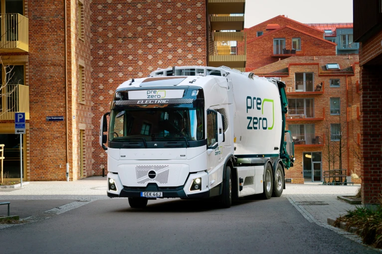 prezero-volvo-electric-1.jpg?v=0 prezero-volvo-electric-1.jpg?v=0