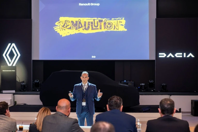 Το συνέδριο προλόγισε ο CEO της Grand Automotive Hellas, κ. Στήβεν Σίρτης Το συνέδριο προλόγισε ο CEO της Grand Automotive Hellas, κ. Στήβεν Σίρτης
