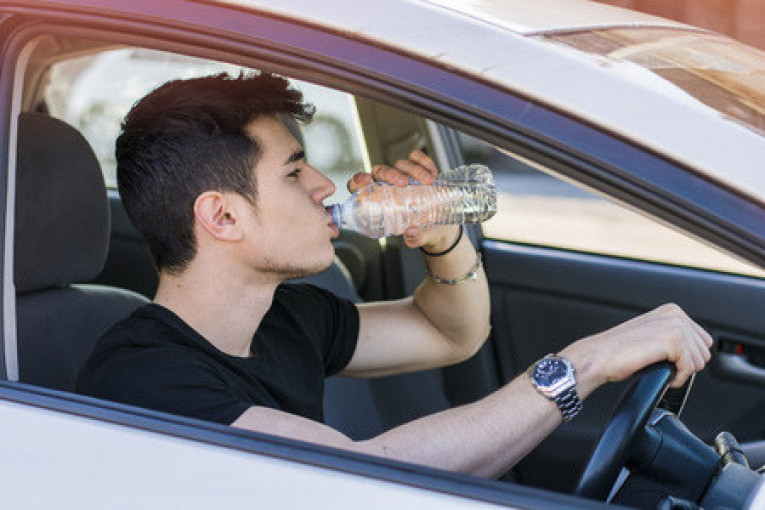 staying-hydrated-in-car.jpg staying-hydrated-in-car.jpg