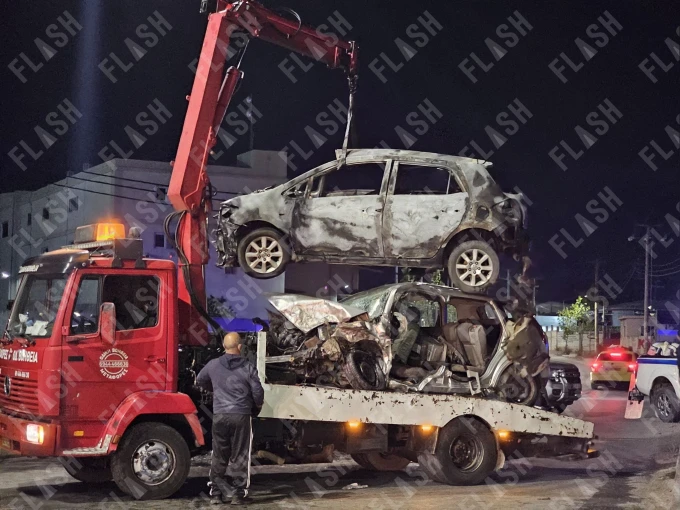 Τραγωδία στον Ασπρόπυργο: Συνοδηγός απανθρακώθηκε μέσα σε αυτοκίνητο / Φωτογραφία Γιάννης Κέμμος flash.gr Τραγωδία στον Ασπρόπυργο: Συνοδηγός απανθρακώθηκε μέσα σε αυτοκίνητο / Φωτογραφία Γιάννης Κέμμος flash.gr