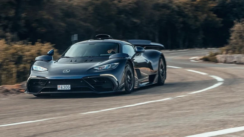 Κυκλοφόρησαν μόνο 275 AMG One καιένα από αυτά κατέληξε στο γκαράζ του Russell Κυκλοφόρησαν μόνο 275 AMG One καιένα από αυτά κατέληξε στο γκαράζ του Russell