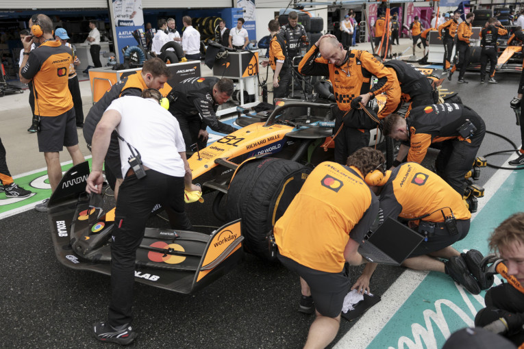 ape-mpe-f12025mclaren.jpg?v=0 ape-mpe-f12025mclaren.jpg?v=0