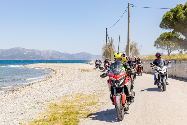 ducati-ride-07.jpg ducati-ride-07.jpg