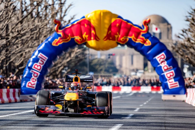 red-bull-showrun-by-alumil-athens2.jpg?v=0 red-bull-showrun-by-alumil-athens2.jpg?v=0