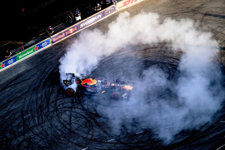 red-bull-showrun-by-alumil-athens4.jpg?v=0 red-bull-showrun-by-alumil-athens4.jpg?v=0