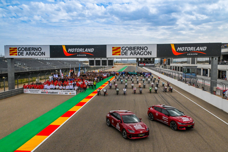 circuitomotorlandaragoacutenxmotostudent.jpg circuitomotorlandaragoacutenxmotostudent.jpg