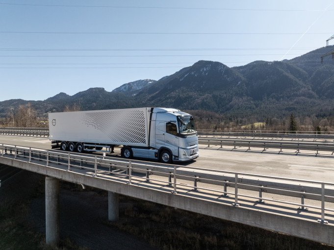 volvo-trucks-aero.jpg?v=0 volvo-trucks-aero.jpg?v=0