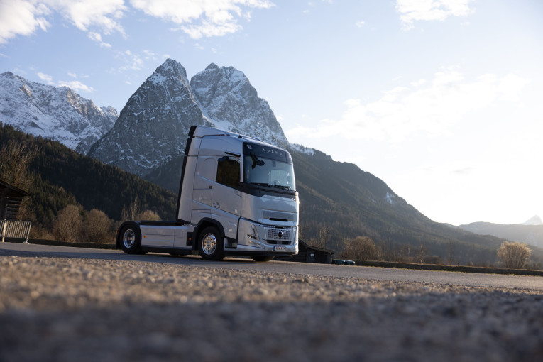 volvo-trucks-aero1.jpg?v=0 volvo-trucks-aero1.jpg?v=0