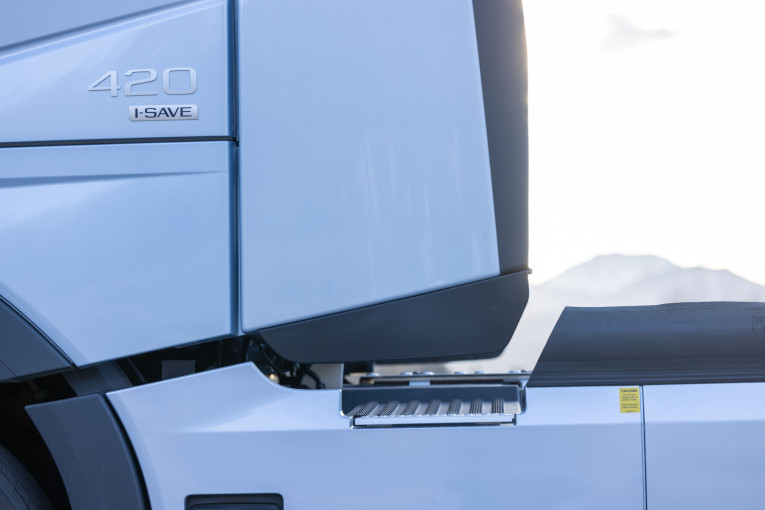 volvo-trucks-aero2.jpg?v=0 volvo-trucks-aero2.jpg?v=0