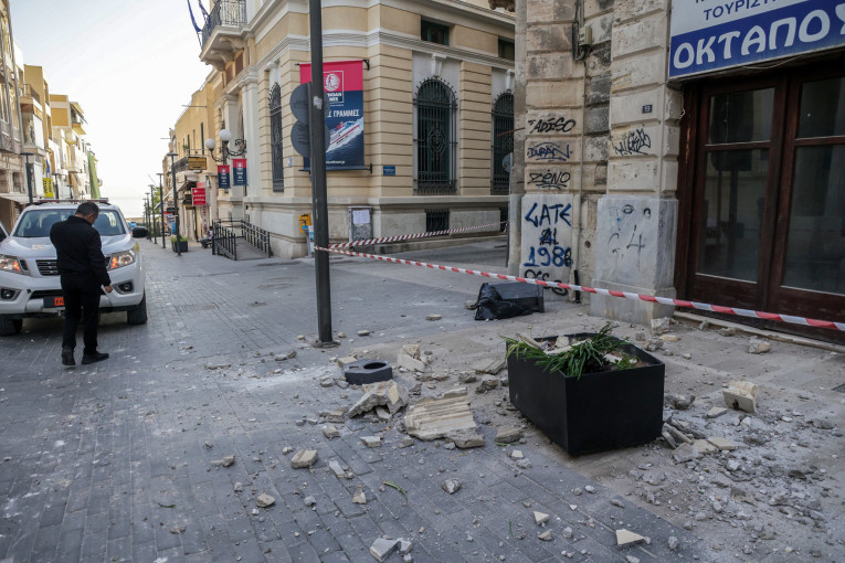 Ζημιές από τον σεισμό των 6,1 Ρίχτερ στην Κρήτη / Φωτ.: Eurokinissi Ζημιές από τον σεισμό των 6,1 Ρίχτερ στην Κρήτη / Φωτ.: Eurokinissi