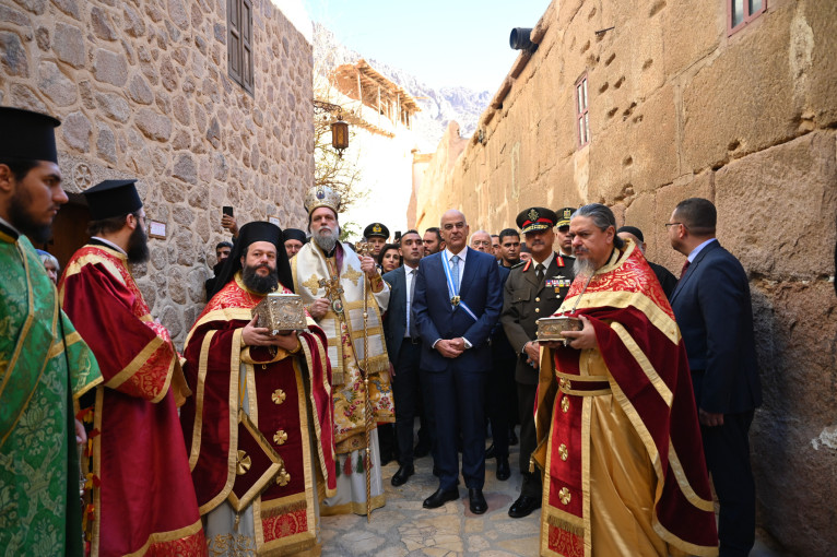 Ο υπουργός Εθνικής Άμυνας Νίκος Δένδιας σε πρόσφατη επίσκεψη στη Μονή της Αγίας Αικατερίνης στο Σινά/Γραφείο Τύπου Υπουργείο Εθνικής Άμυνας Ο υπουργός Εθνικής Άμυνας Νίκος Δένδιας σε πρόσφατη επίσκεψη στη Μονή της Αγίας Αικατερίνης στο Σινά/Γραφείο Τύπου Υπουργείο Εθνικής Άμυνας