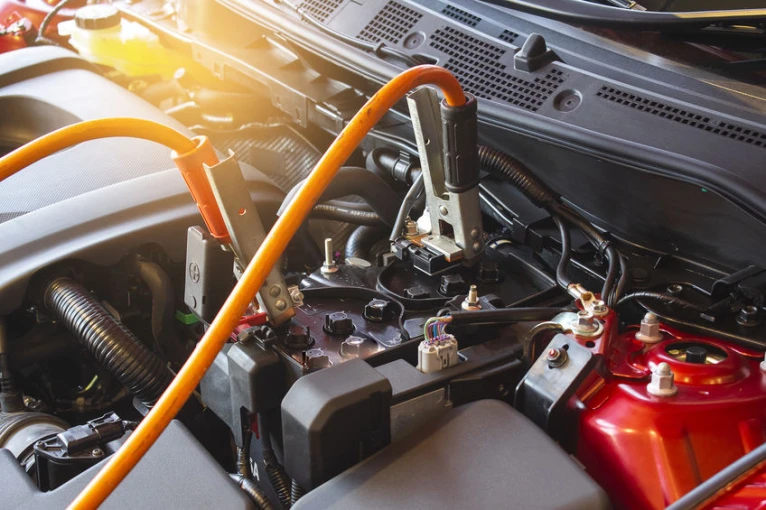 flat-battery-jump-start.jpg?v=0 flat-battery-jump-start.jpg?v=0