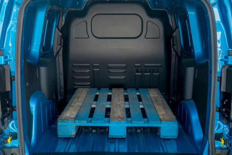 ford-e-transit-courier-08.jpg?v=0 ford-e-transit-courier-08.jpg?v=0
