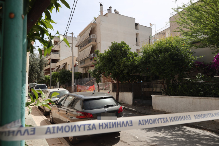 Στραγγαλισμένη βρέθηκε 48χρονη στη Νέα Χαλκηδόνα/Eurokinissi Στραγγαλισμένη βρέθηκε 48χρονη στη Νέα Χαλκηδόνα/Eurokinissi