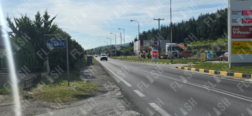 Το σημείο που έπεσαν οι πυροβολισμοί στη Θέρμη Θεσσαλονίκης / Φωτ.: flash.gr Το σημείο που έπεσαν οι πυροβολισμοί στη Θέρμη Θεσσαλονίκης / Φωτ.: flash.gr
