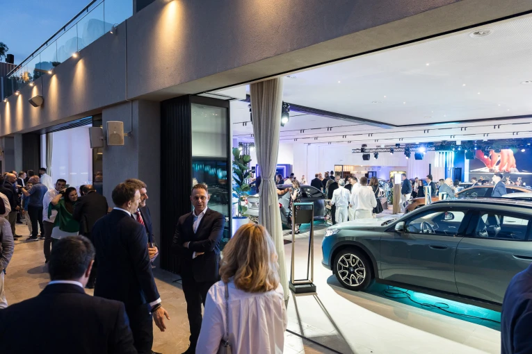 bmw-oikosati.jpg?v=0 bmw-oikosati.jpg?v=0