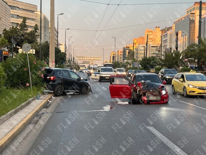 Τροχαίο στη λεωφόρο Συγγρού Τροχαίο στη λεωφόρο Συγγρού