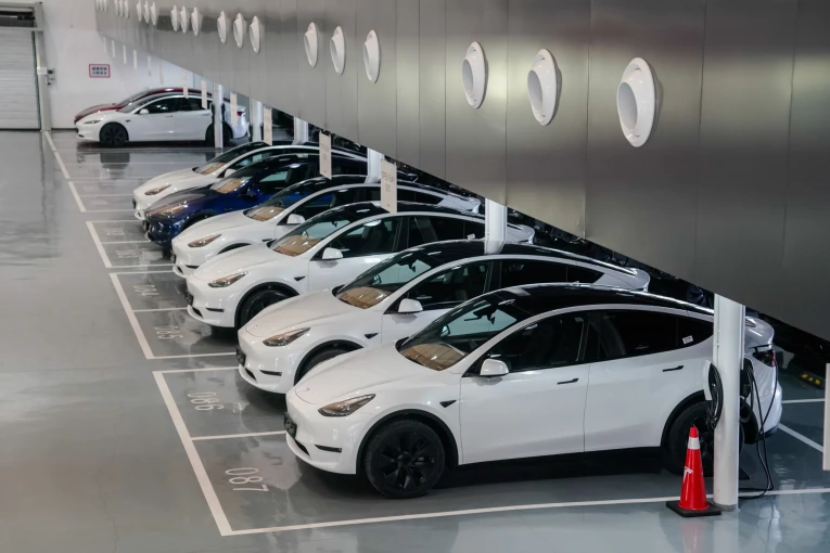 tesla-eleccharghingape.jpg tesla-eleccharghingape.jpg