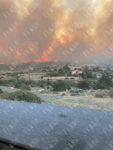 Η φωτιά πλησιάζει στους Τσακαίους Η φωτιά πλησιάζει στους Τσακαίους