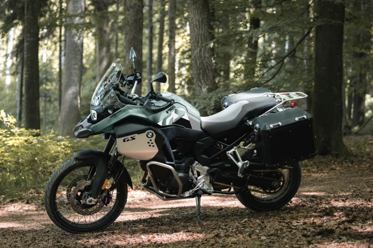 p90608195-highres-bmw-motorrad-model-r.jpg?v=0 p90608195-highres-bmw-motorrad-model-r.jpg?v=0