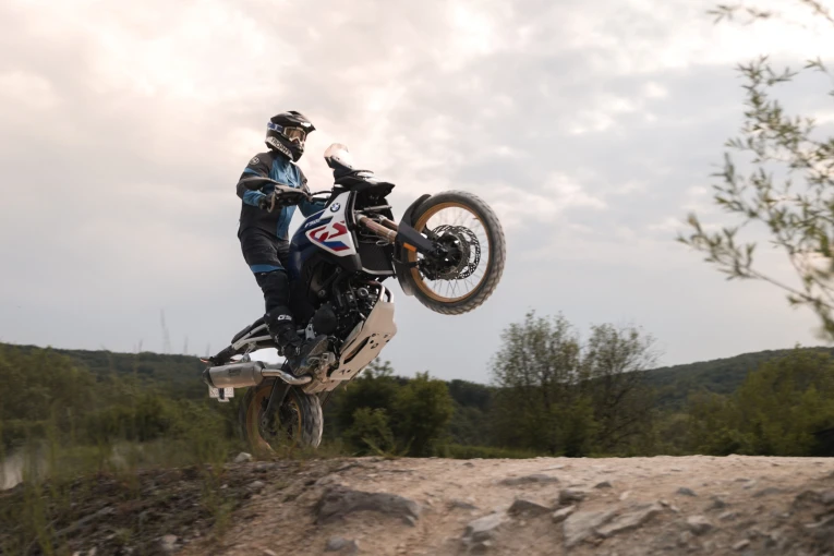 p90608230-highres-bmw-motorrad-model-r.jpg?v=0 p90608230-highres-bmw-motorrad-model-r.jpg?v=0