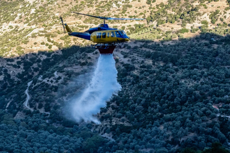 Εικόνα από τη φωτιά στα Χανιά. Φωτό: ΑΝΤΩΝΗΣ ΖΟΥΡΙΔΑΚΗΣ / EUROKINISSI Εικόνα από τη φωτιά στα Χανιά. Φωτό: ΑΝΤΩΝΗΣ ΖΟΥΡΙΔΑΚΗΣ / EUROKINISSI
