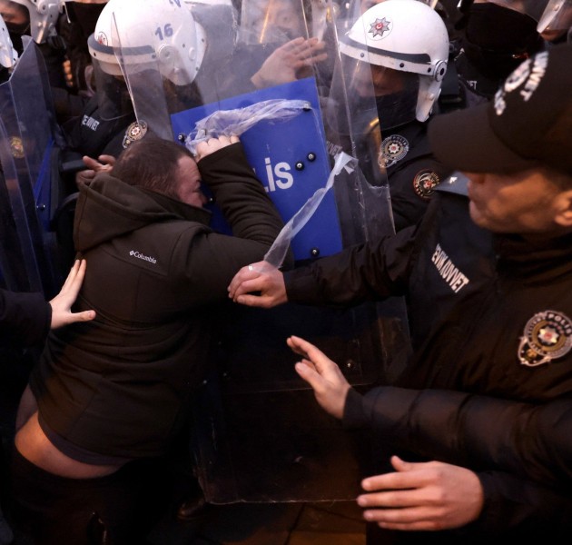 Προφυλάκιση Ιμάμογλου: Σοβαρά επεισόδια στην Τουρκία - Η αστυνομία έριξε πλαστικές σφαίρες