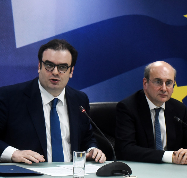 Συναγερμός στην Αθήνα από την ανάφλεξη στη Μέση Ανατολή: Εφιαλτικά σενάρια για την οικονομία Συναγερμός στην Αθήνα από την ανάφλεξη στη Μέση Ανατολή: Εφιαλτικά σενάρια για την οικονομία
