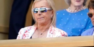 H θρυλική τενίστρια Μαρτίνα Ναβρατίλοβα αποκάλυψε ότι έχει διπλό καρκίνο στον λαιμό και στο στήθος H θρυλική τενίστρια Μαρτίνα Ναβρατίλοβα αποκάλυψε ότι έχει διπλό καρκίνο στον λαιμό και στο στήθος