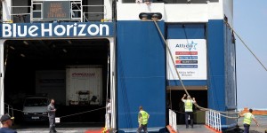 Ηράκλειο: Διαμαρτυρία έξω από το Blue Horizon με συνθήματα για τον αδικοχαμένο Αντώνη Ηράκλειο: Διαμαρτυρία έξω από το Blue Horizon με συνθήματα για τον αδικοχαμένο Αντώνη