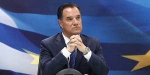 Παρέμβαση Γεωργιάδη για τον ξυλοδαρμό διασώστη του ΕΚΑΒ στην Κόρινθο Παρέμβαση Γεωργιάδη για τον ξυλοδαρμό διασώστη του ΕΚΑΒ στην Κόρινθο
