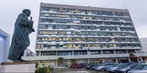 Άκαρπη η πρώτη ψηφοφορία για την εκλογή πρύτανη στο Αριστοτέλειο Πανεπιστήμιο Θεσσαλονίκης Άκαρπη η πρώτη ψηφοφορία για την εκλογή πρύτανη στο Αριστοτέλειο Πανεπιστήμιο Θεσσαλονίκης