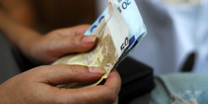 Πάνω από 450.000 ευρώ σε πληρωμές του δώρου Πάσχα μετά από παρέμβαση της Επιθεώρησης Εργασίας Πάνω από 450.000 ευρώ σε πληρωμές του δώρου Πάσχα μετά από παρέμβαση της Επιθεώρησης Εργασίας
