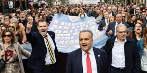 Δικηγόροι: Καθολική αποχή και συγκέντρωση διαμαρτυρίας τη Δευτέρα για το νέο Δικαστικό Χάρτη Δικηγόροι: Καθολική αποχή και συγκέντρωση διαμαρτυρίας τη Δευτέρα για το νέο Δικαστικό Χάρτη