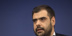 Παύλος Μαρινάκης: «Να διαγράφονται οι φοιτητές που συμμετέχουν σε εγκληματικές ενέργειες» Παύλος Μαρινάκης: «Να διαγράφονται οι φοιτητές που συμμετέχουν σε εγκληματικές ενέργειες»