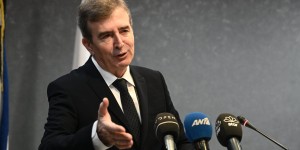 Χρυσοχοΐδης: Δεν έχει θέση στο πανεπιστήμιο ο τραμπούκος - Γίνεται προσπάθεια ανασύνταξης της ΕΛΑΣ Χρυσοχοΐδης: Δεν έχει θέση στο πανεπιστήμιο ο τραμπούκος - Γίνεται προσπάθεια ανασύνταξης της ΕΛΑΣ