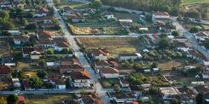 Πόσο κοστίζει να χτίσει κανείς σπίτι: Μετά τα ακίνητα την ανιούσα παίρνουν και τα οικόπεδα Πόσο κοστίζει να χτίσει κανείς σπίτι: Μετά τα ακίνητα την ανιούσα παίρνουν και τα οικόπεδα
