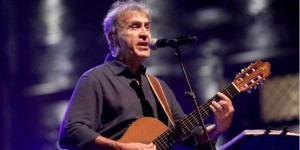 Νταλάρας για Μάνο Ελευθερίου: Ελεύθεροι και ωραίοι άνθρωποι τραγούδησαν μαζί μας Νταλάρας για Μάνο Ελευθερίου: Ελεύθεροι και ωραίοι άνθρωποι τραγούδησαν μαζί μας