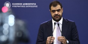 Απάντηση Μαρινάκη σε Τσίπρα: «Δεν θα γυρίσουμε πίσω στις πιο μαύρες ημέρες» Απάντηση Μαρινάκη σε Τσίπρα: «Δεν θα γυρίσουμε πίσω στις πιο μαύρες ημέρες»