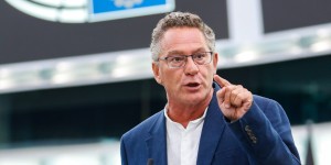 «Πυρά» Αρβανίτη για το χαρτοφυλάκιο των μεταφορών στον Τζιτζικώστα - «Θα κάνουμε προσφυγή» «Πυρά» Αρβανίτη για το χαρτοφυλάκιο των μεταφορών στον Τζιτζικώστα - «Θα κάνουμε προσφυγή»