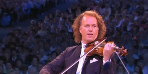 ΟΑΚΑ: Ο Andre Rieu μάγεψε με τη μουσική του το αθηναϊκό κοινό ΟΑΚΑ: Ο Andre Rieu μάγεψε με τη μουσική του το αθηναϊκό κοινό