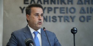 Παπασταύρου για δόμηση στους οικισμούς: «Φέρνουμε ασφάλεια στην ανασφάλεια» Παπασταύρου για δόμηση στους οικισμούς: «Φέρνουμε ασφάλεια στην ανασφάλεια»
